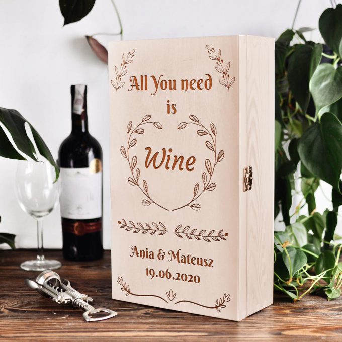 Personalizowane pudełko na 2 wina - All you need is wine. Prezent ślubny