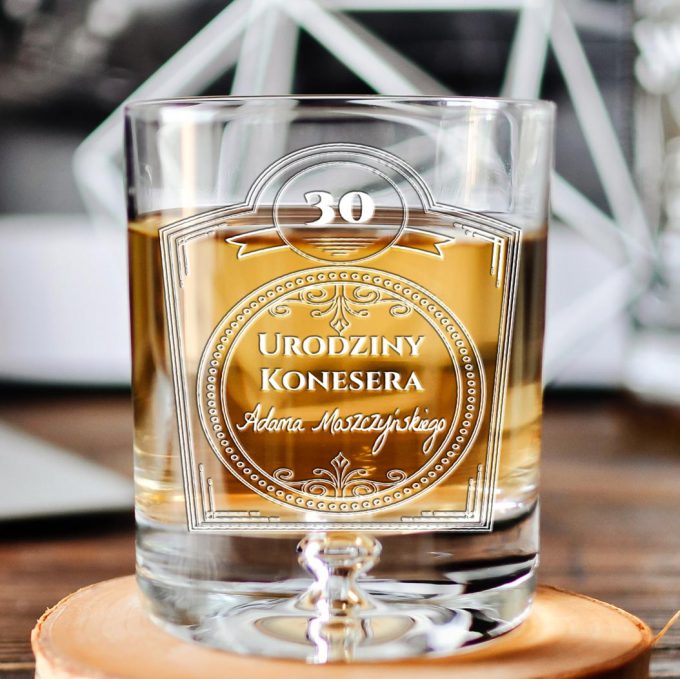 Personalizowana szklanka do whisky - Urodziny Konesera