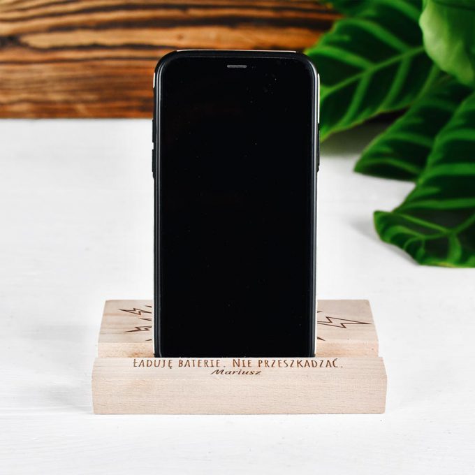Personalizowany drewniany stojak na telefon